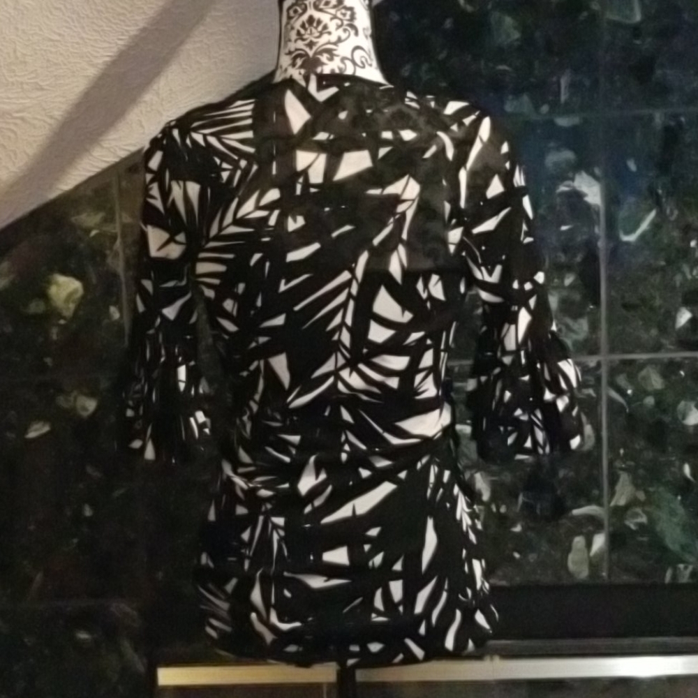 Adorable blouse - Picture 5 of 9